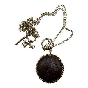 Barse Thailand Reversible Pendant Necklace – Embossed Brown & Natural Stone Disc